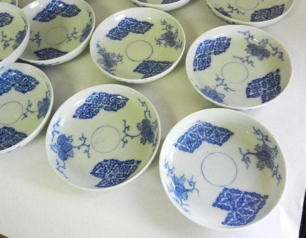 京焼「初代　幹山伝七」作　藍繪深皿２０客（裏印「大日本幹山製」）