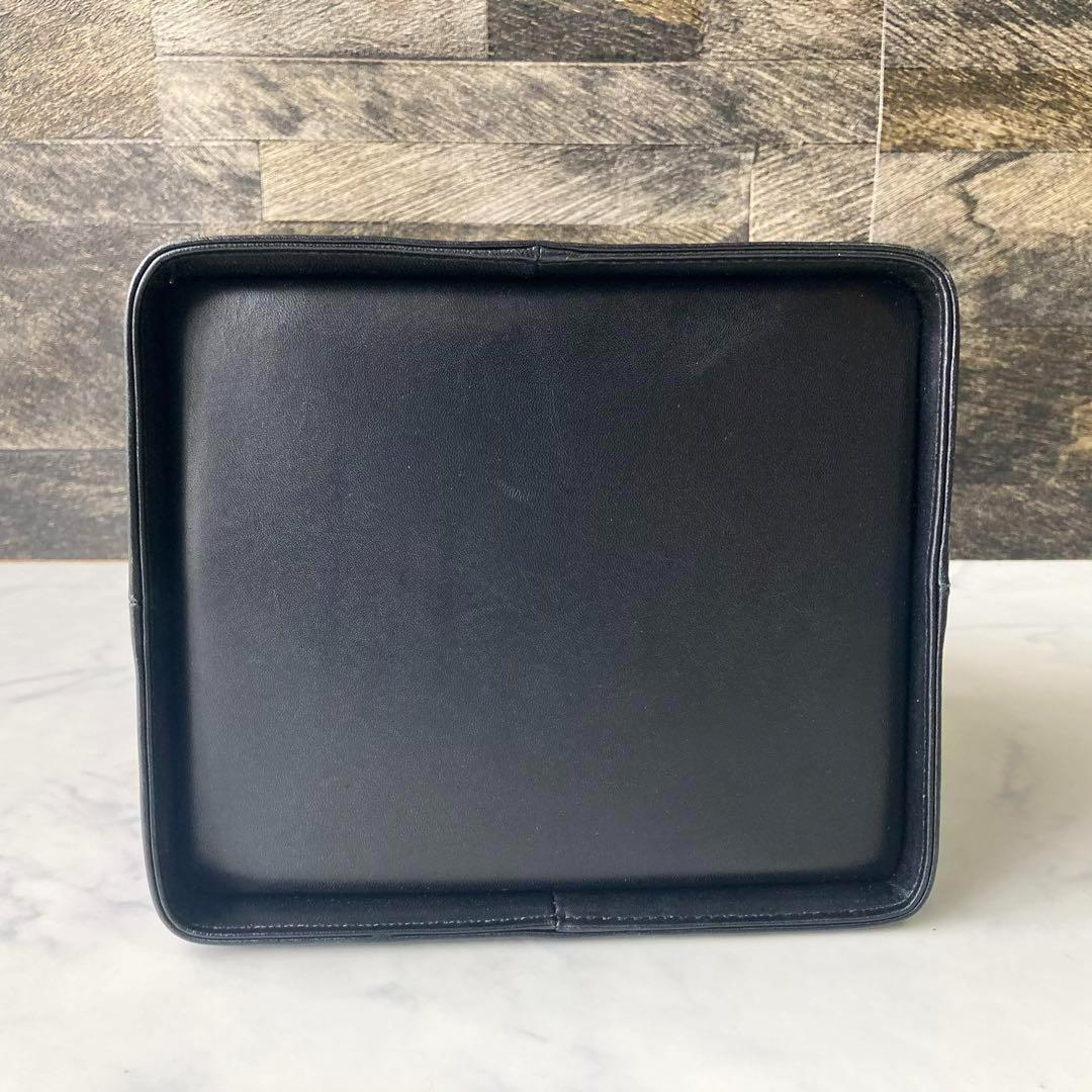 未使用級 GIVENCHY バニティバッグ ゴールド金具 レザー ブラック