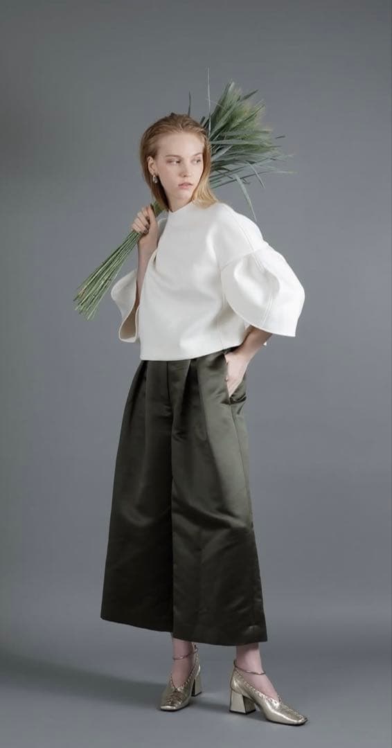 新品heve サテンフレアガウチョパンツ362024AW