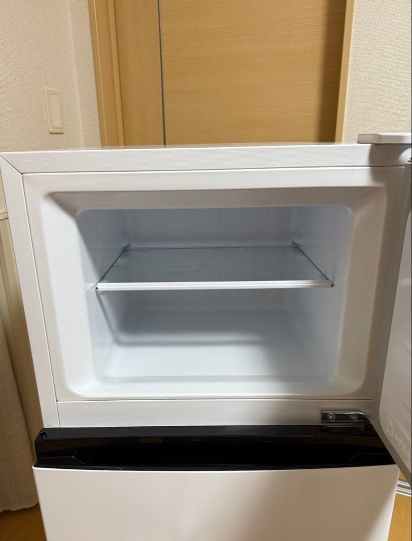 大幅値下げ‼️早い者勝ち‼️Hisense ホワイト 冷蔵庫 上開き