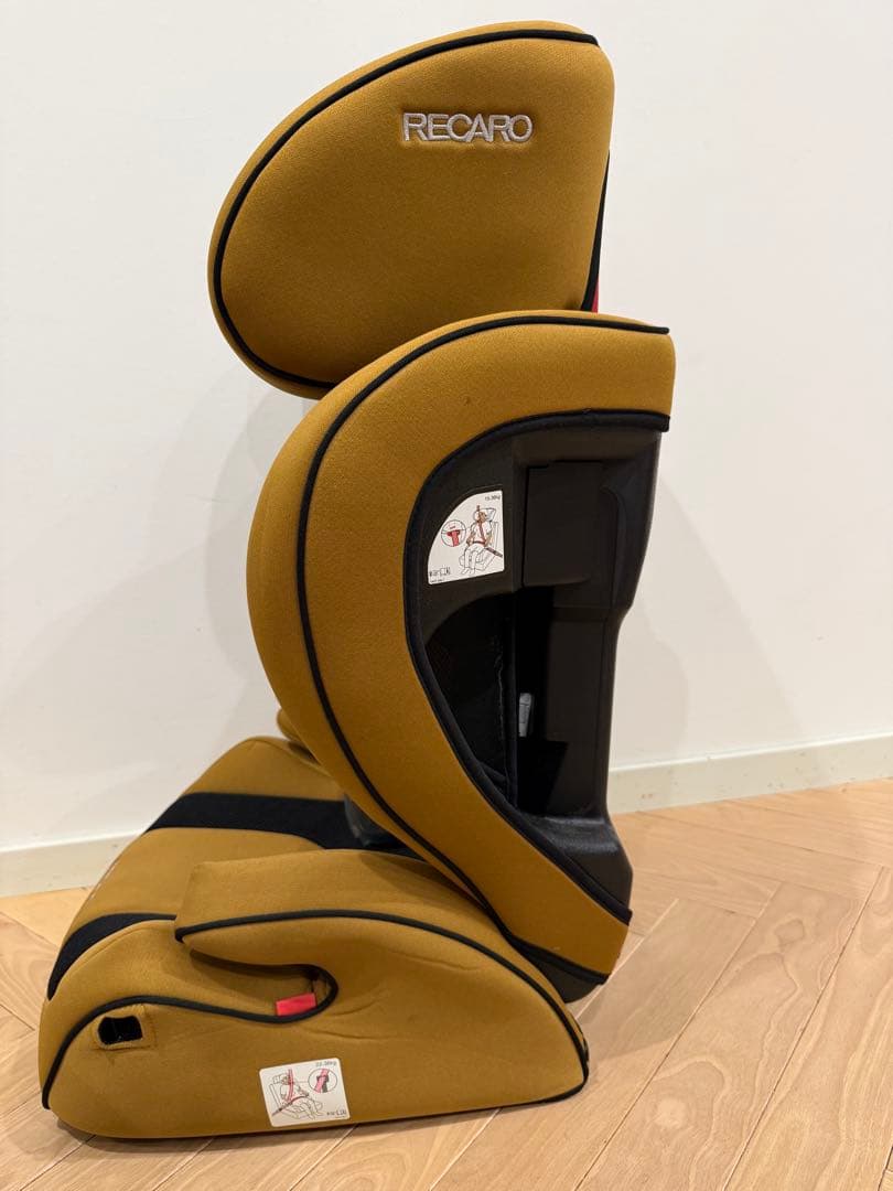 レカロジュニアシート j3neo 限定色イエロー