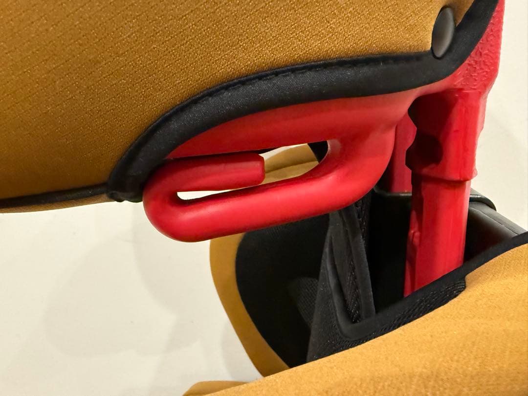 レカロジュニアシート j3neo 限定色イエロー