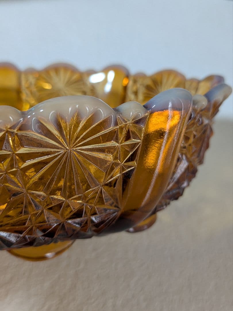 フェントンバージニアガラス琥珀色ボウルデイジー＆ボタン