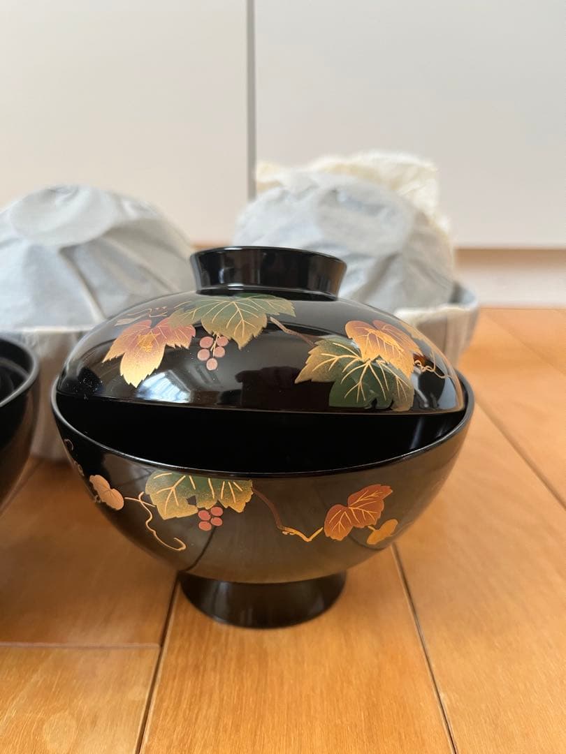 【新品】蓋付き吸物椀5客 漆器 ツタの装飾 木合★三越での購入品★