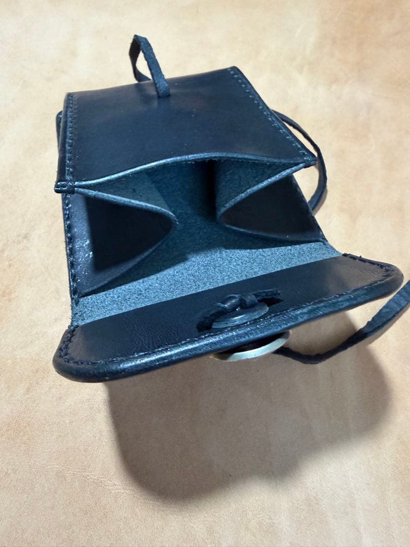 t*i様 ビルフォールドバタフライウォレット　サドルレザー ビーズカラーオーダー