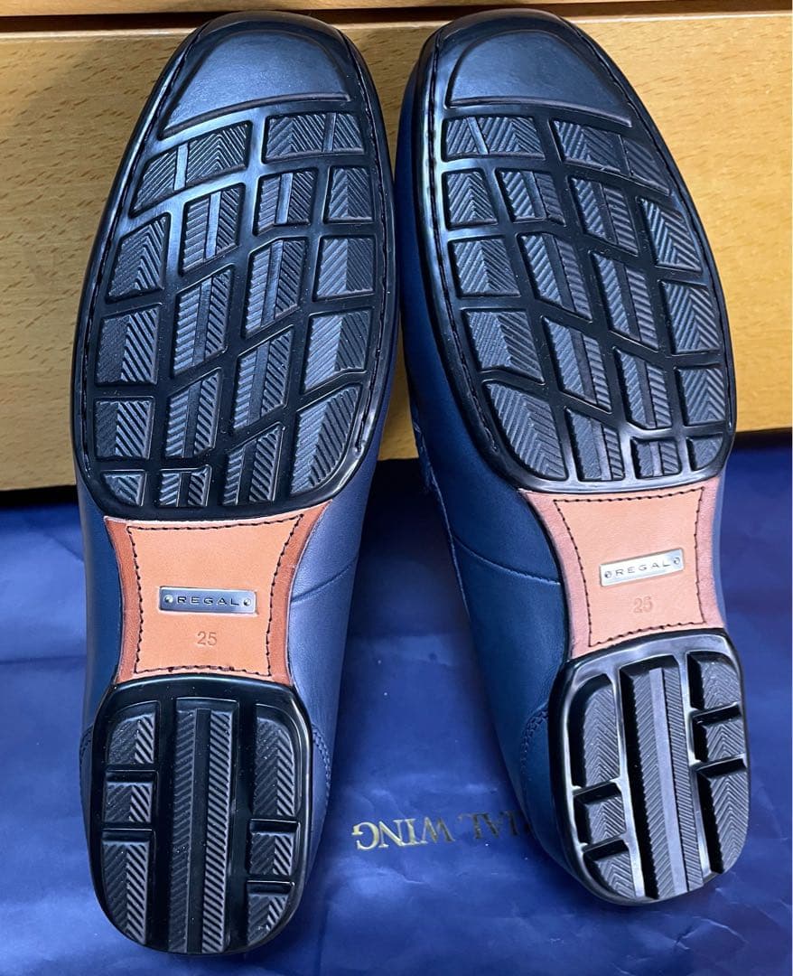 最終値下新品リーガル革スリッポンシューズイタリアンレザー25ドライビングネイビー