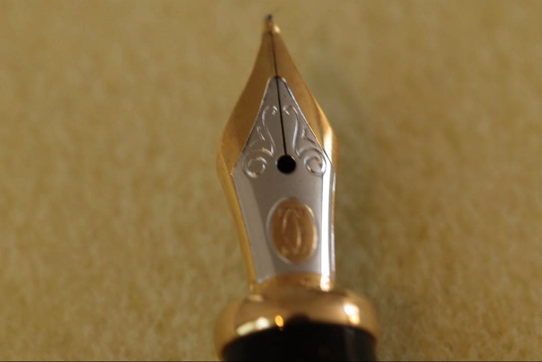 Cartier ディアボロ万年筆 黒 ゴールド仕上げ