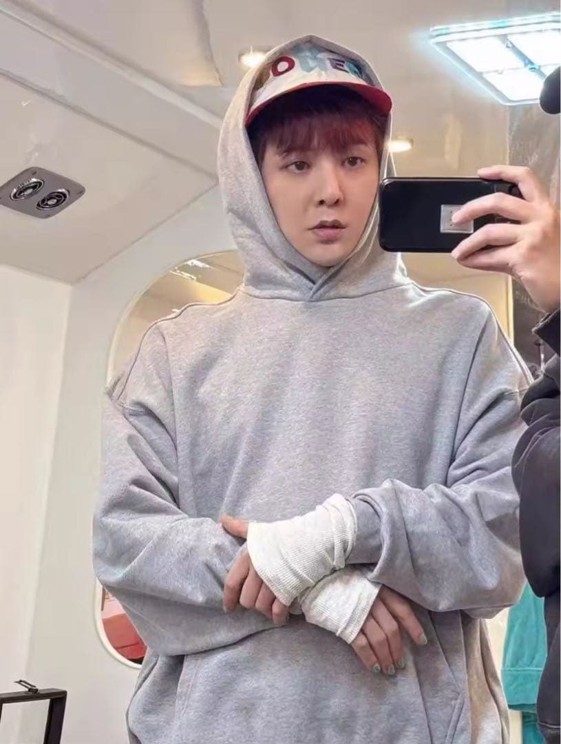 ☆フーディ L☆G-DRAGON ジヨン GD ÜBERMENSCH パーカー - メルカリ