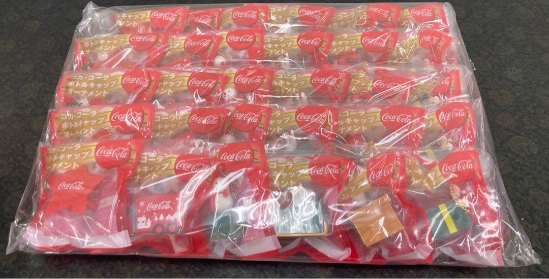 コカ・コーラ ボトルキャップオーナメント 300個　クリスマスチャーム