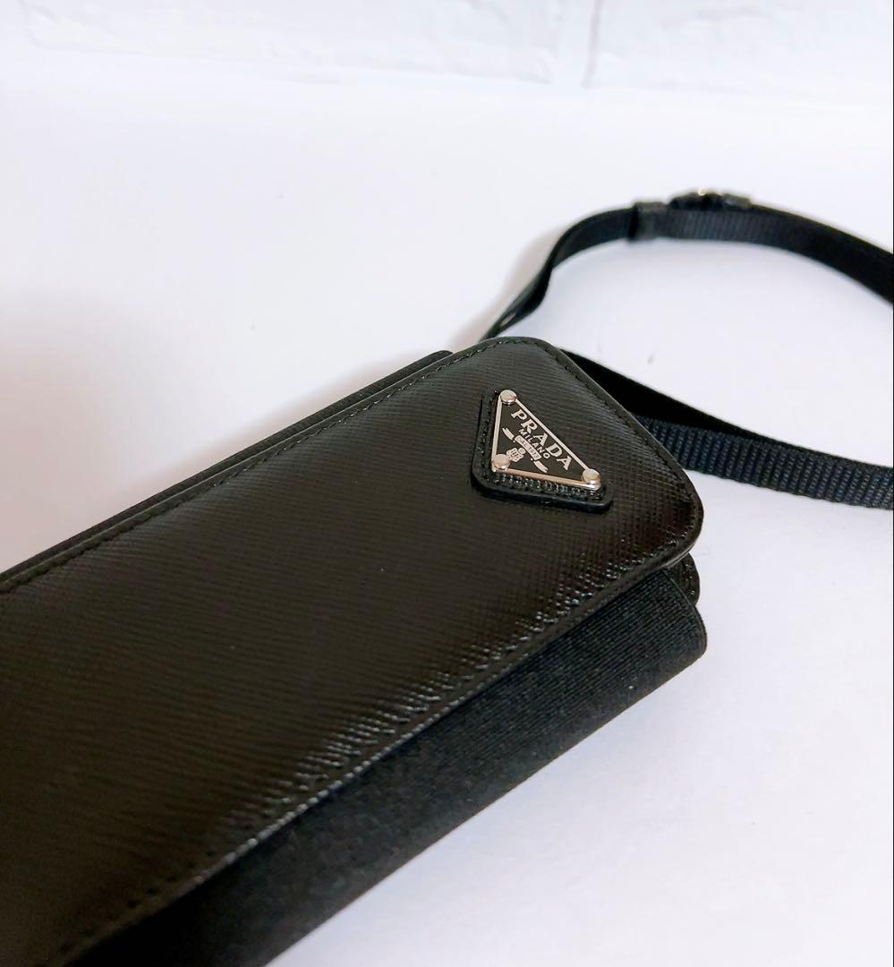 プラダ　PRADA ガラケーケース　ストラップ　小物入れ　ブラック