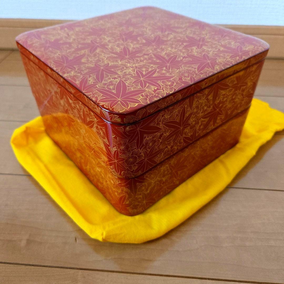 【未使用】輪島塗 四段重 雲錦彫り 詰め網代 沈金 台付き 二枚蓋