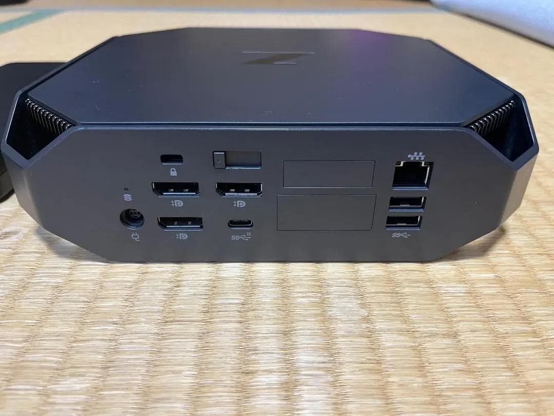 HP Z2Mini G4 /Xeon E-2104G/24GB/SSD256GB