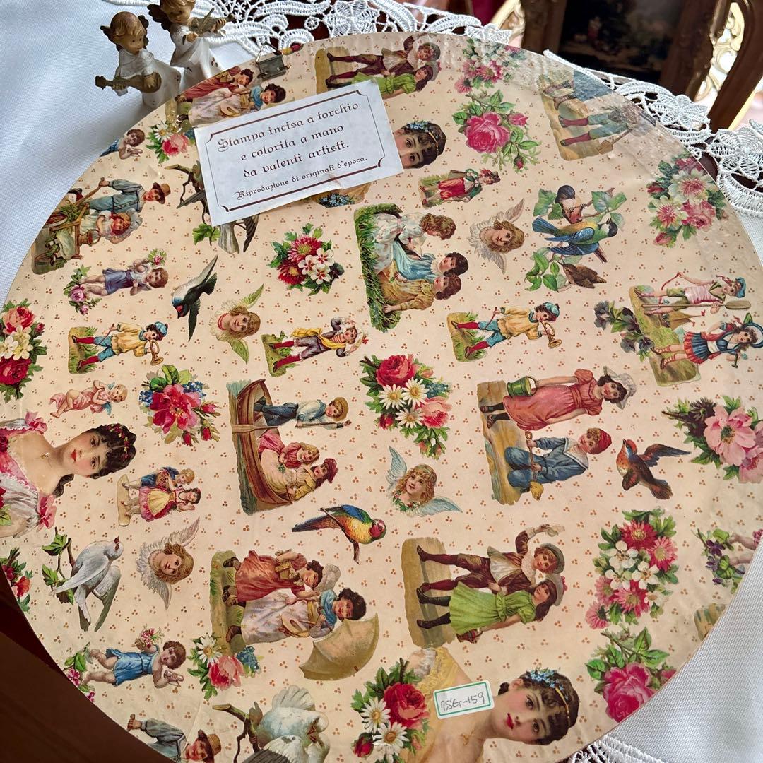 イタリア製 アンティーク彫刻サイドボード(ドイリー付き)天使の絵画は