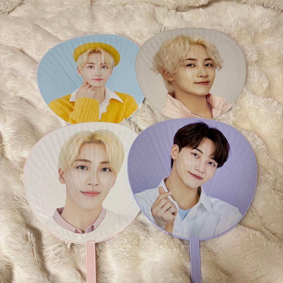 SEVENTEEN ジョンハン うちわ 4枚セット - メルカリ