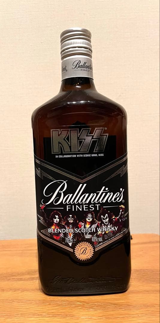 バランタインKISS限定モデル Ballantine's Finest - メルカリ