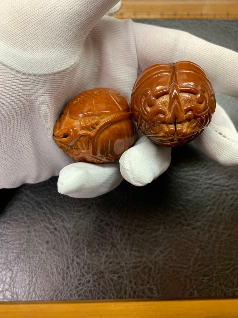 茶色の亀彫刻 2個セット 根付 提げ物 緒締め玉 天然素材 緒締