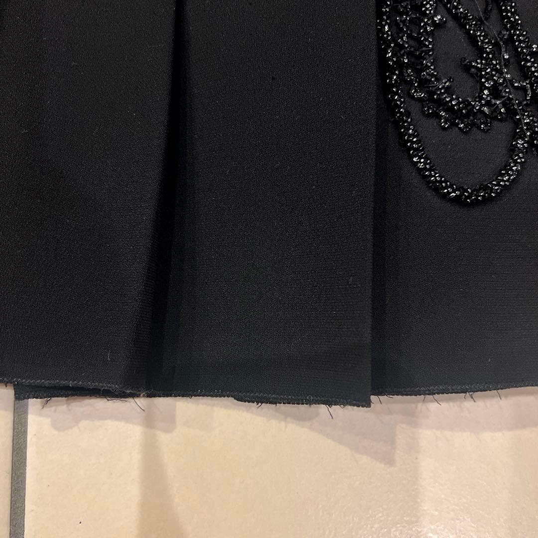 PRADA 巻きスカート　ボックスプリーツ　ビジュー付き　ブラック