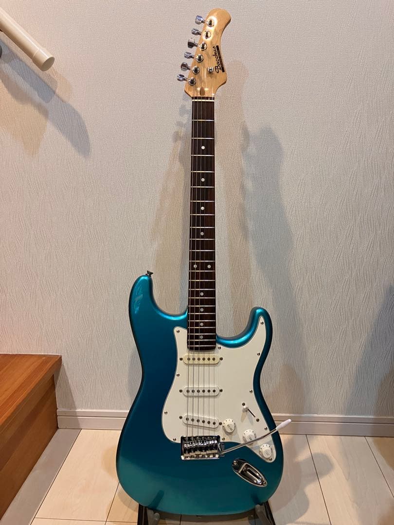 Bacchus（旧ロゴ） BST-250R エレキギター