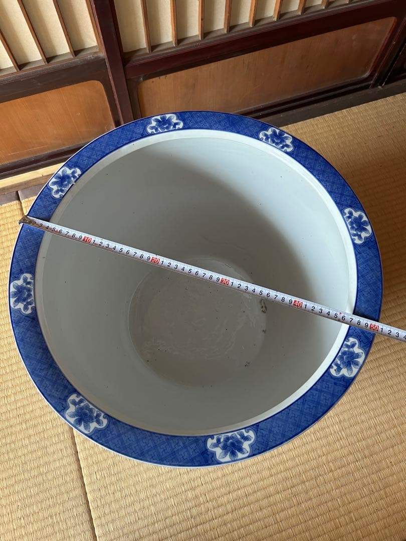 アンティーク特大火鉢　染付火鉢　唐獅子牡丹図　火鉢(直径50cm)