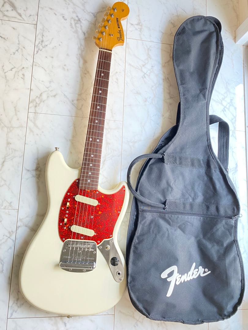 Fender japan mustang MG65