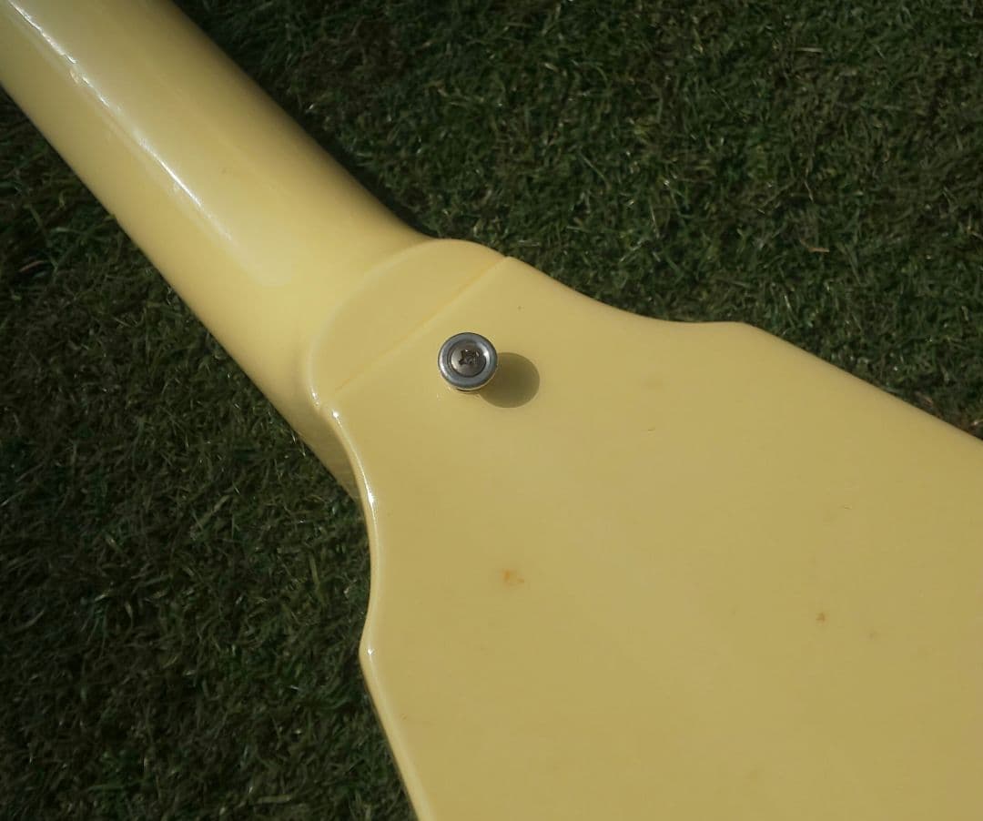 Edwards E-FV-85DフライングV エレキギター クリーム