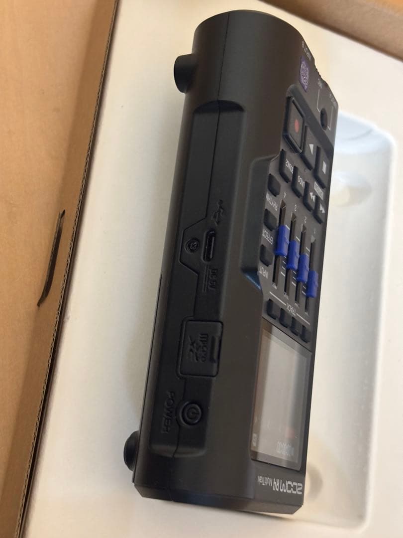 Zoom R4 MultiTrak マルチトラックレコーダー