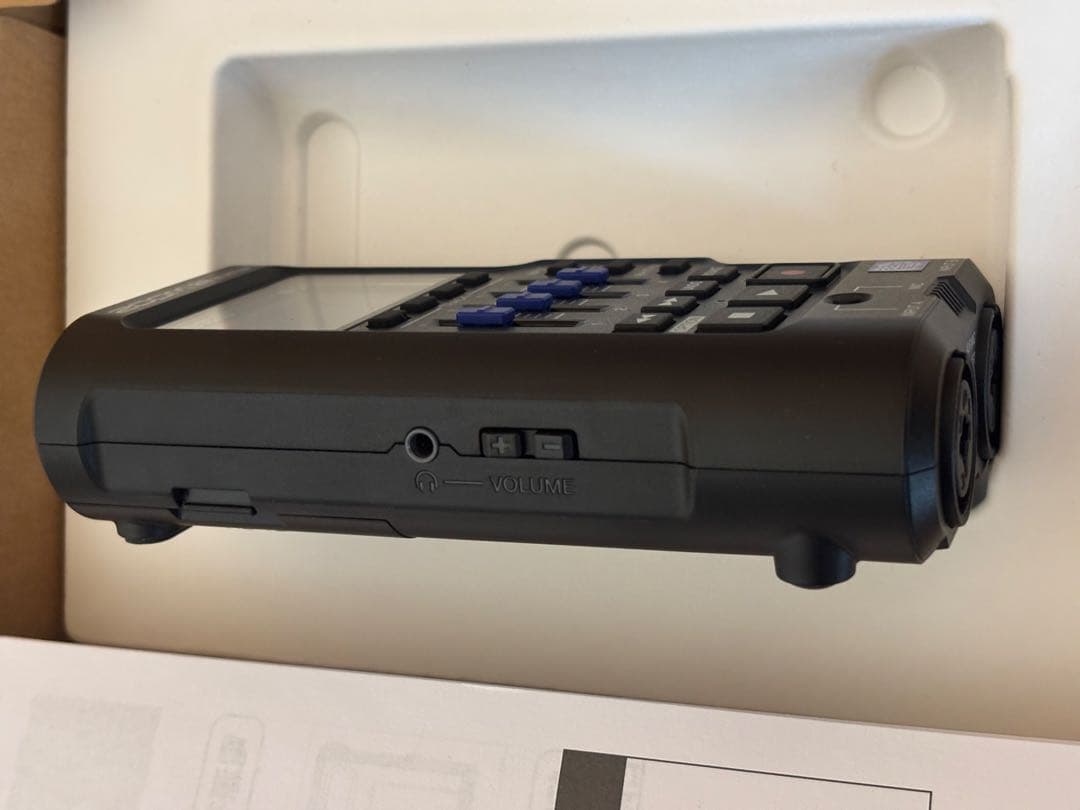 Zoom R4 MultiTrak マルチトラックレコーダー