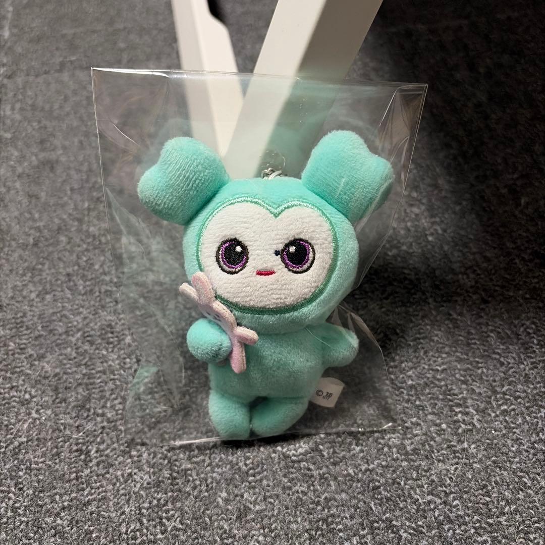 TWICE ミナ ベイビーミブリー バックチャーム - メルカリ