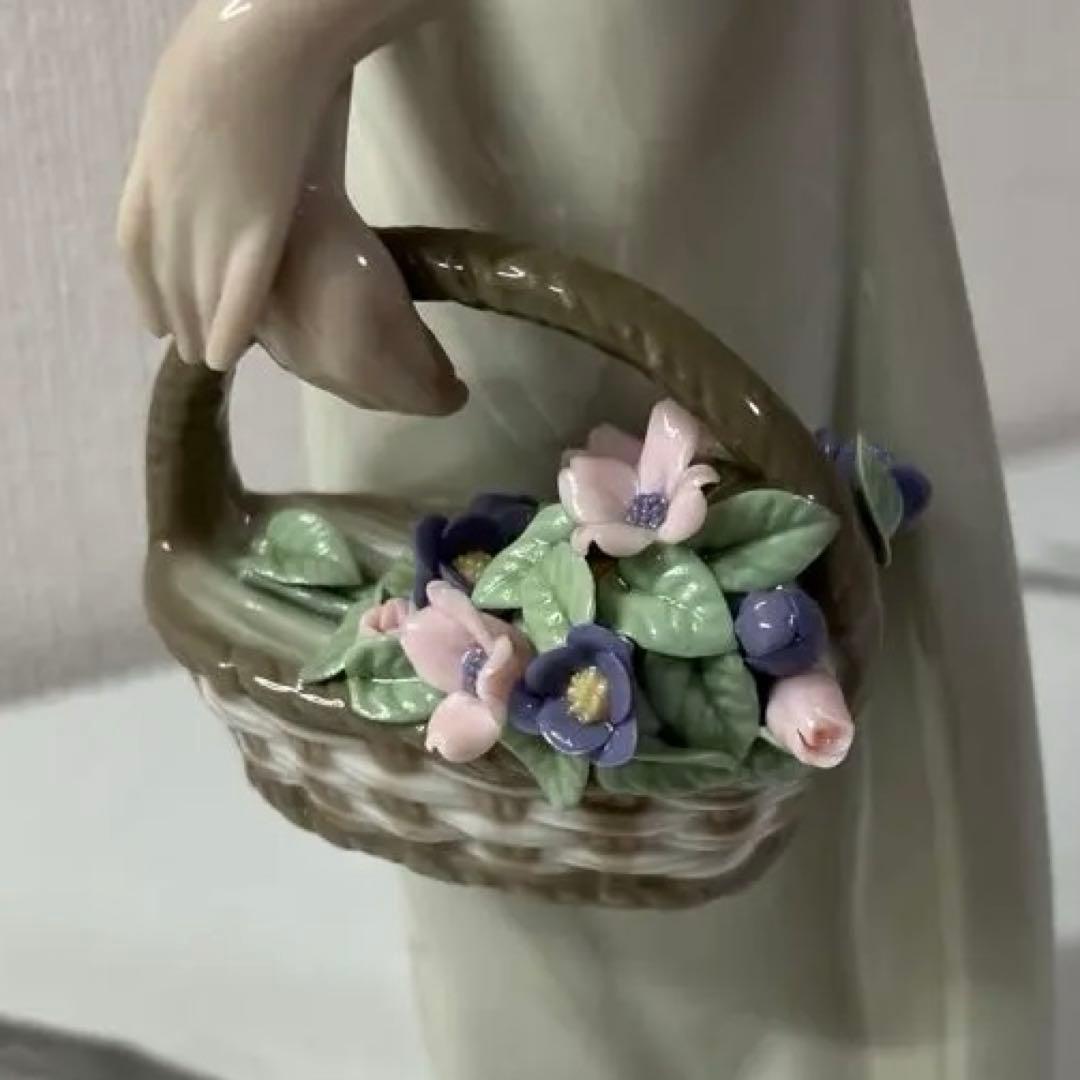 LLADRO リヤドロ 5605 花籠を持つ女性 フィギュリン 箱付