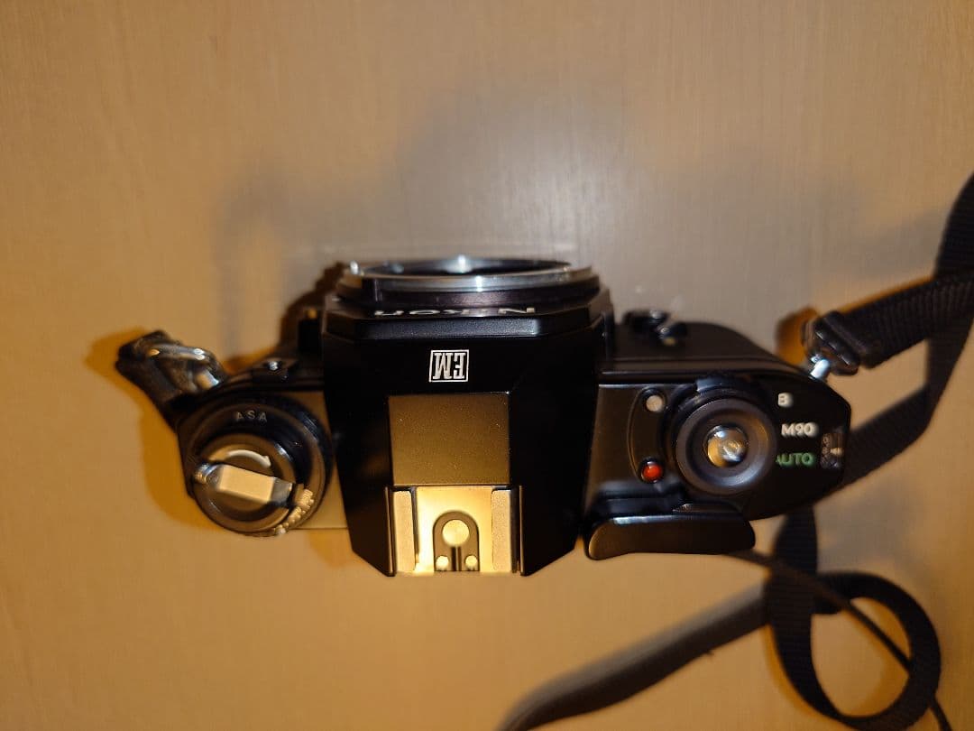 白 木様 Nikon EMとFG一眼レフカメラ Nikkor28 F3 5レンズ M-C