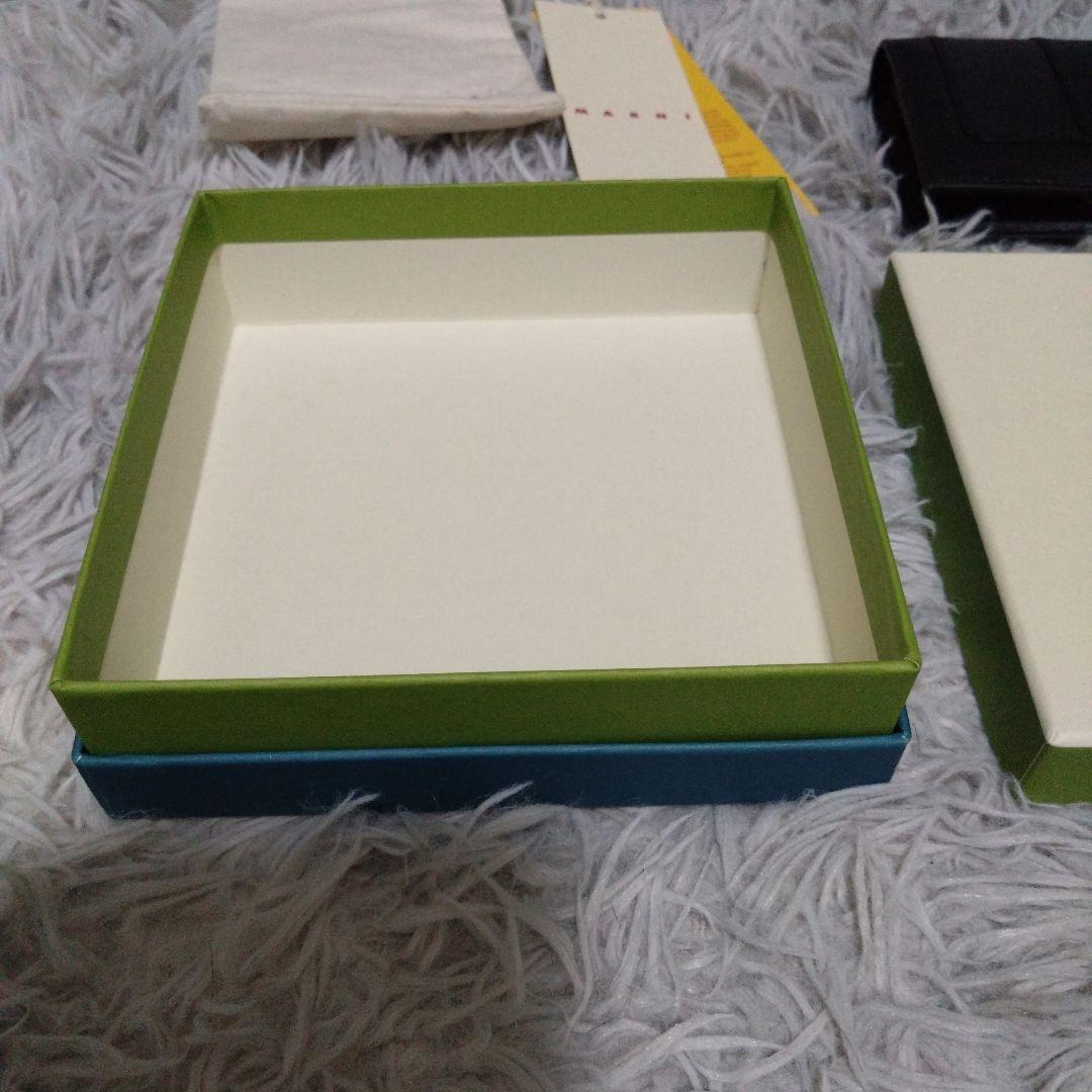 MARNI マル二 トランク サフィアーノ二つ折り財布ブラック