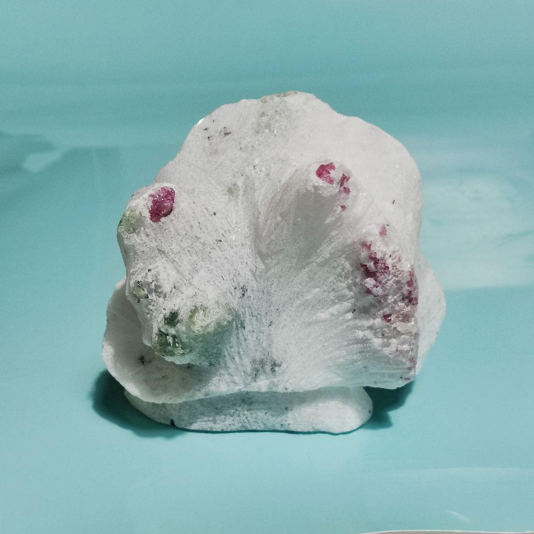 パワーストーン天然石大理石中のスピネル原石317gNo.33