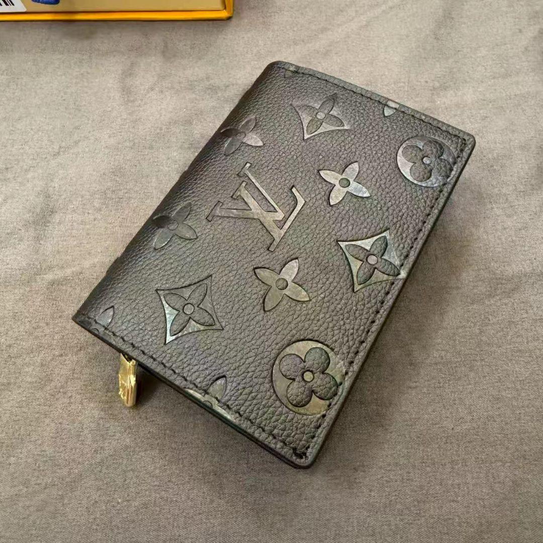 即決歓迎 ! 二つ折り財布