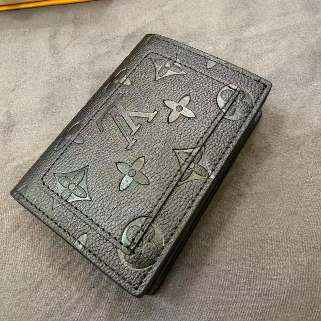 即決歓迎 ! 二つ折り財布