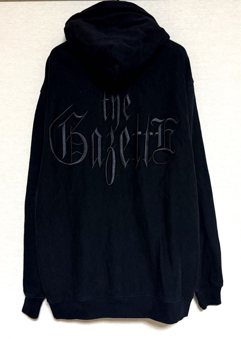 the GazettE ☆ 美品 LOGO HOODIE 18th ブラック刺繍 the GazettE ☆ 美品 LOGO HOODIE 18th ブラック刺繍 the GazettE
