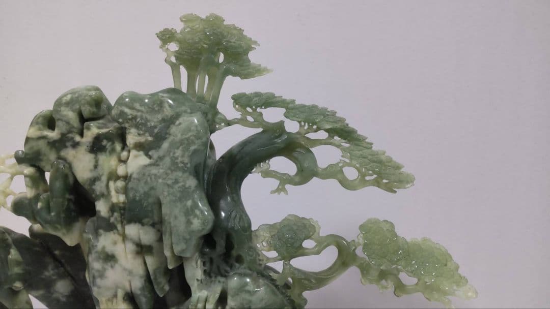 玉石 玉製 翡翠東洋彫刻鶴 置物 縁起物