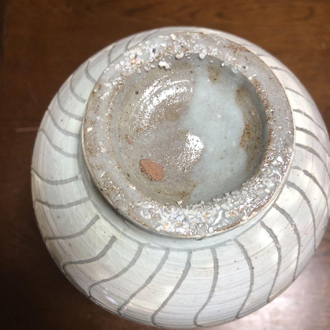 粉青沙牡丹文瓶（縁口金継）李朝写し - メルカリ