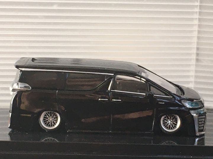 ミニカー　1/64 トヨタ　ヴェルファイア　改造
