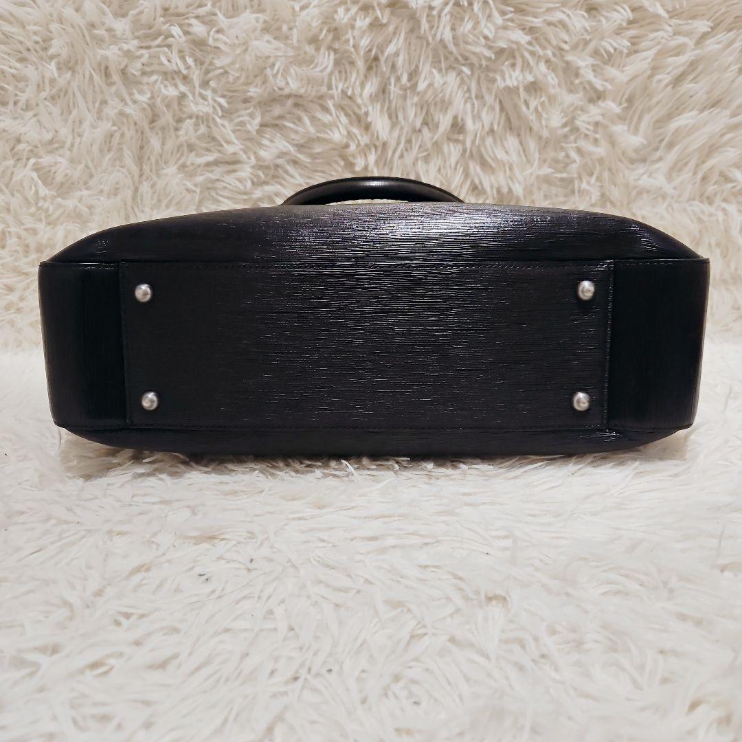 美品 ペッレモルビダ ビジネスバッグ キャピターノ ウェーブレザー PC 黒