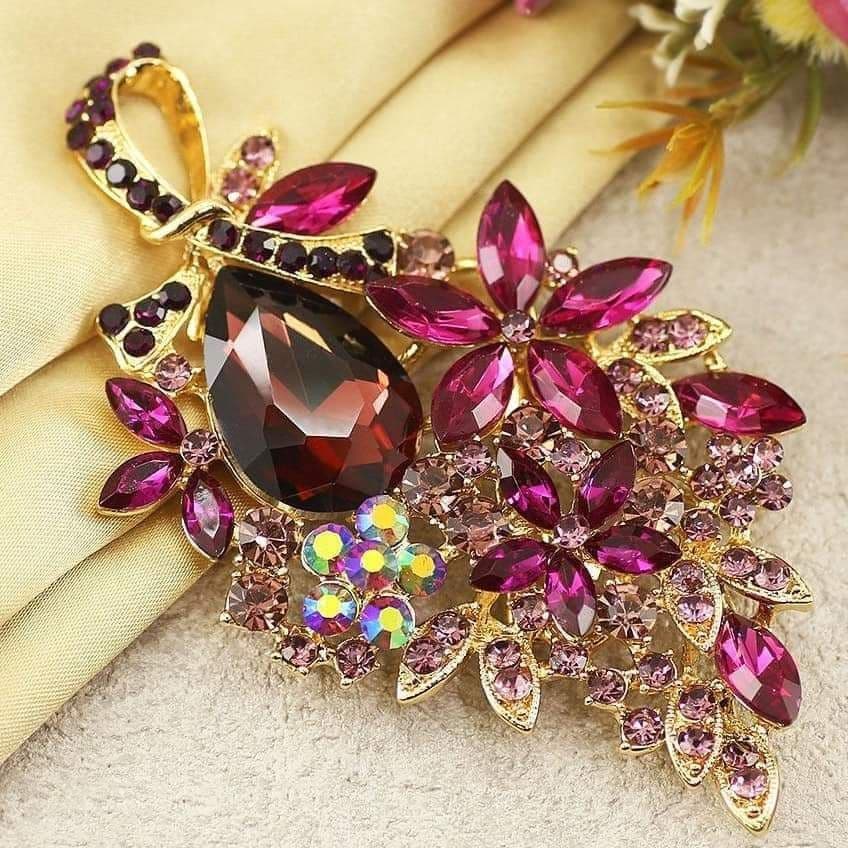 新品 上品 ブローチ アメジスト czダイヤモンド 大振り 輝き