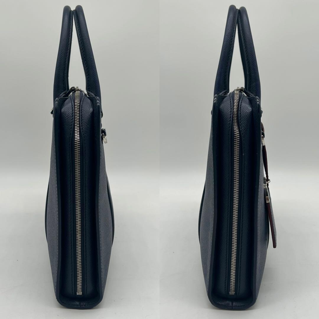 【美品】ブルガリマン ビジネスバッグ サフィアーノレザー A4収納可能 ネイビー