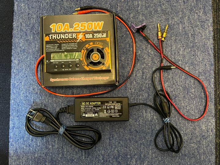 ミニ四駆 充電器 Thunder サンダー 【タイヤグリップキーパー付】充放