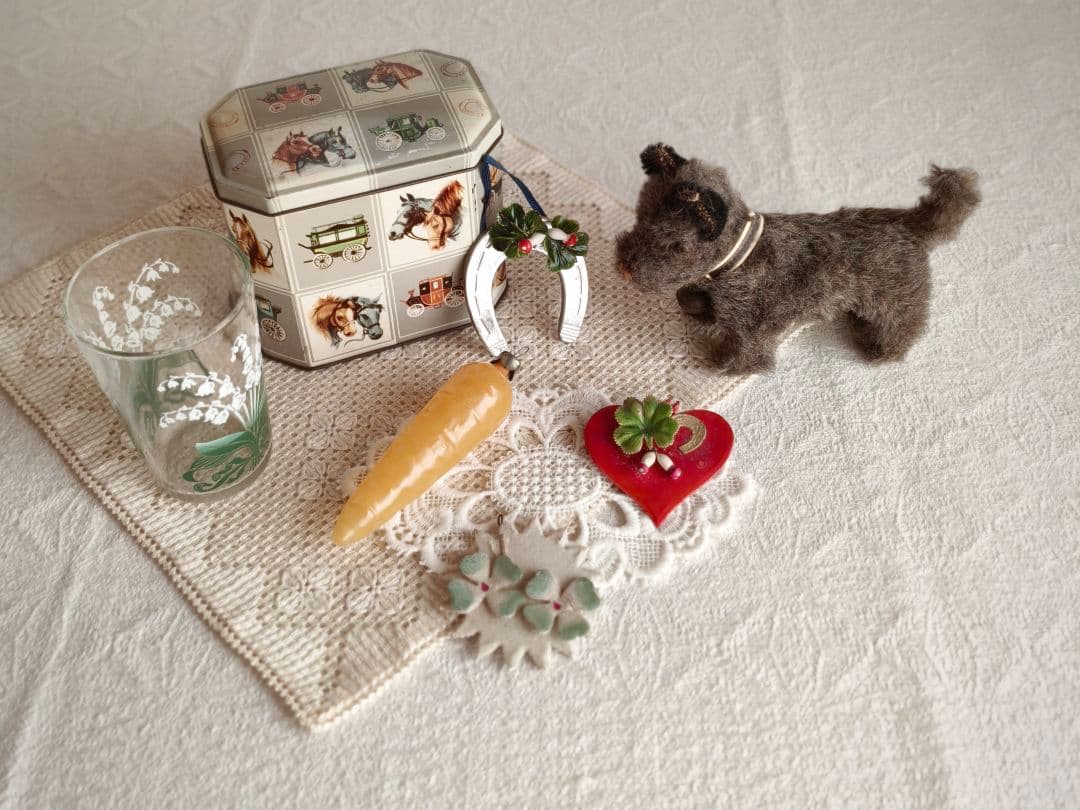 * vintage teria ♡ * シックでかわいい 革ベルトの テリアさん