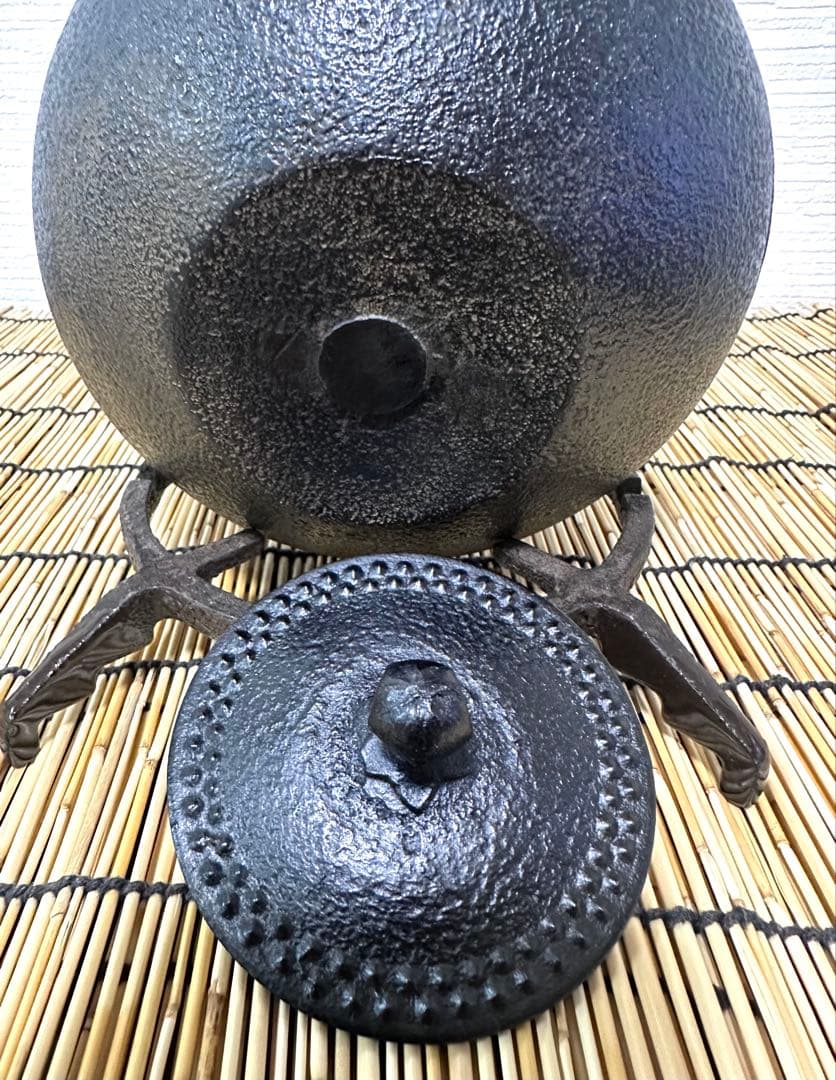 新品、付属品付　二十七代釜師 有坂 安太郎作　１２型アラレ　Momo様 売約済み