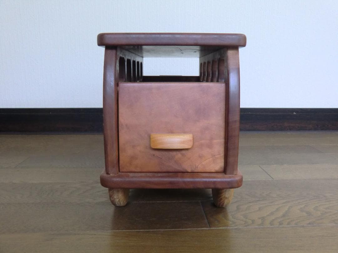 238新品・未使用 木のおもちゃ 手作り木製自動車 バス 木製玩具 乗用玩具