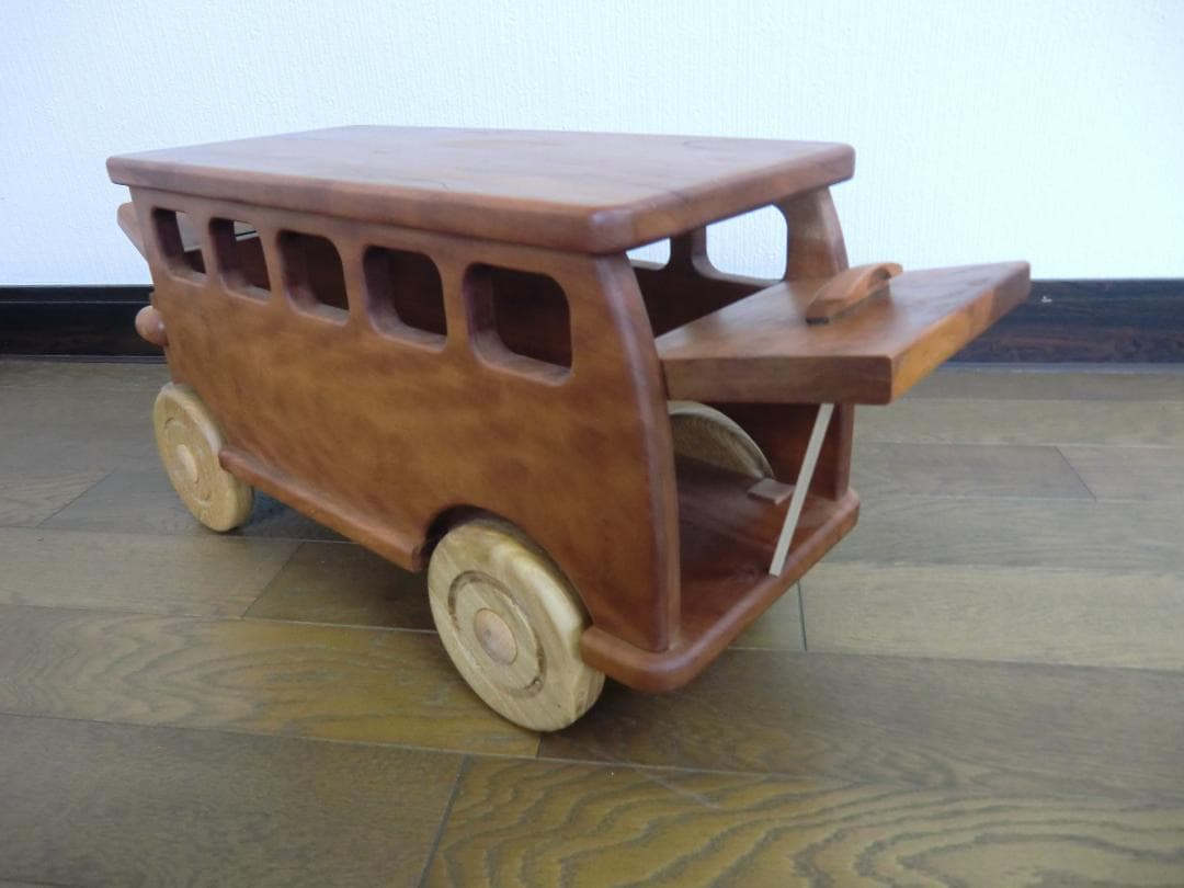238新品・未使用 木のおもちゃ 手作り木製自動車 バス 木製玩具 乗用玩具