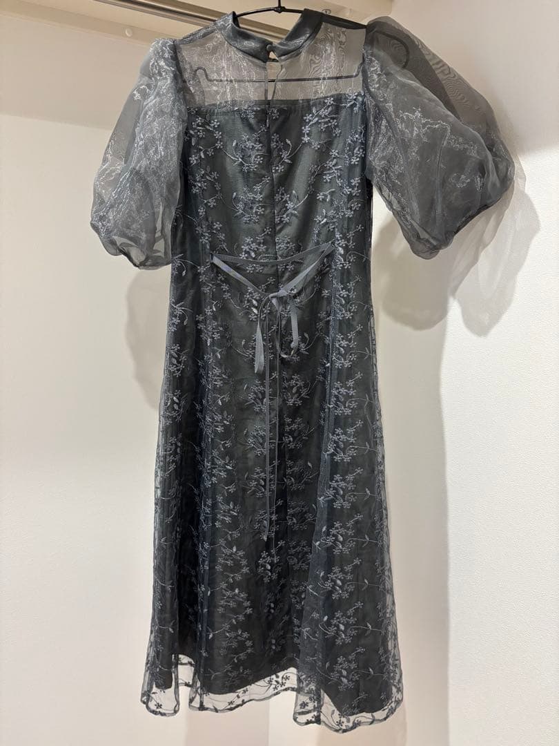 kana オケージョンドレス シアー素材 ボリューム袖 レース グレー Mサイズ