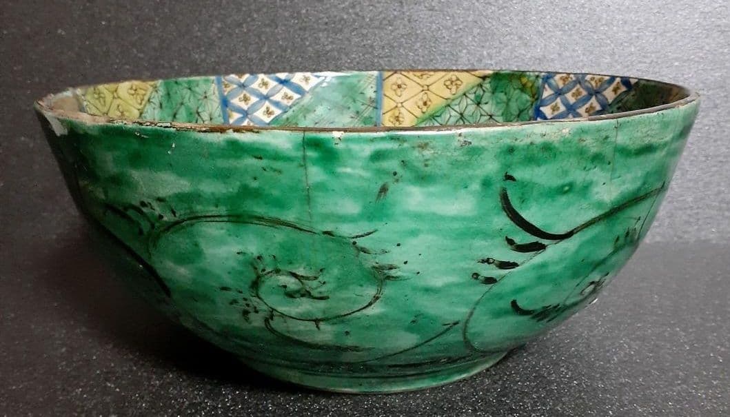 江戸時代末期～明治時代初期　古九谷　青手九谷　富士に逆富士図　24.2cm大鉢