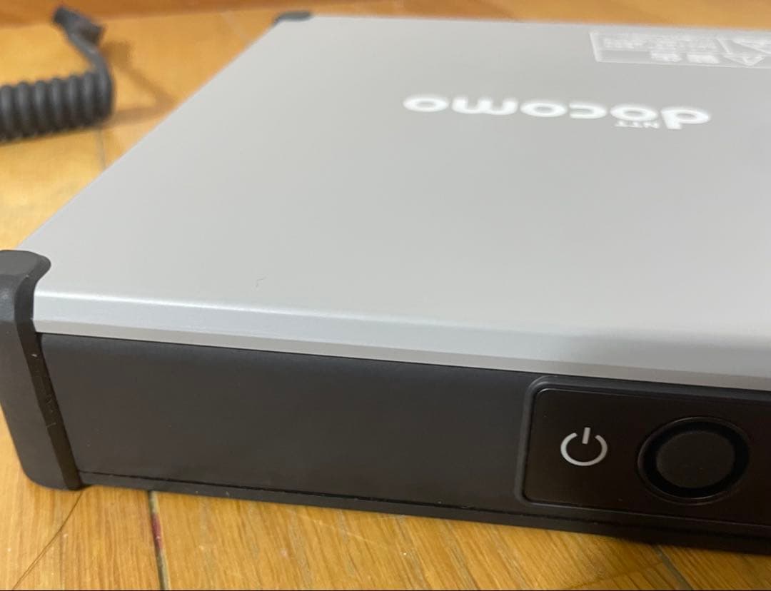 未使用に近い】NTTドコモ 衛星可搬端末01 J10-0007