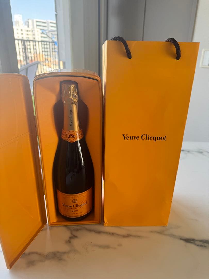 Veuve Clicquot 250周年記念 ブリュット Veuve Clicquot Ponsardin '250yr Anniversary' Brut Rose with Gift